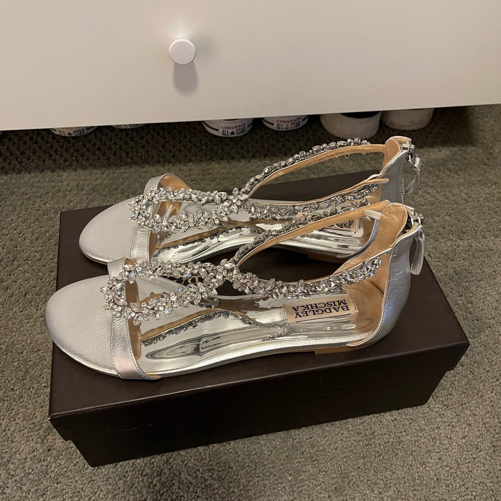 BADGLEY MISCHKA HAYNES SILMET SANDAL SIZE 8